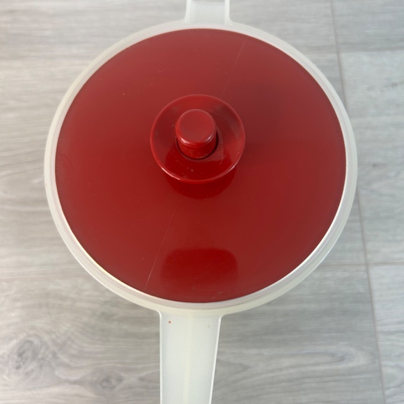 Tupperware Juice Pitcher - Picture 3 of 6